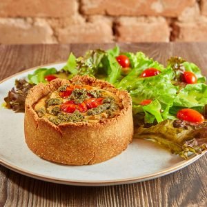 Quiche Vegana com mini House salada - fillmore